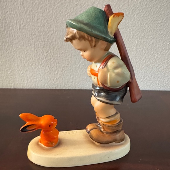 Hummel Figurine - Picture 8 of 11